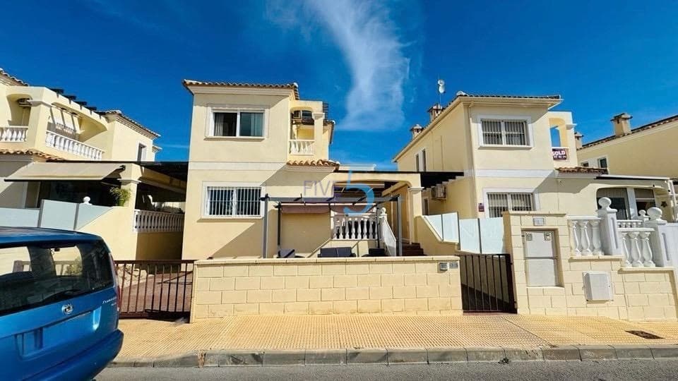 3 soverom Villa til salgs i Orihuela Costa med svømmebasseng garasje - € 279 000 (Ref: 9363384)