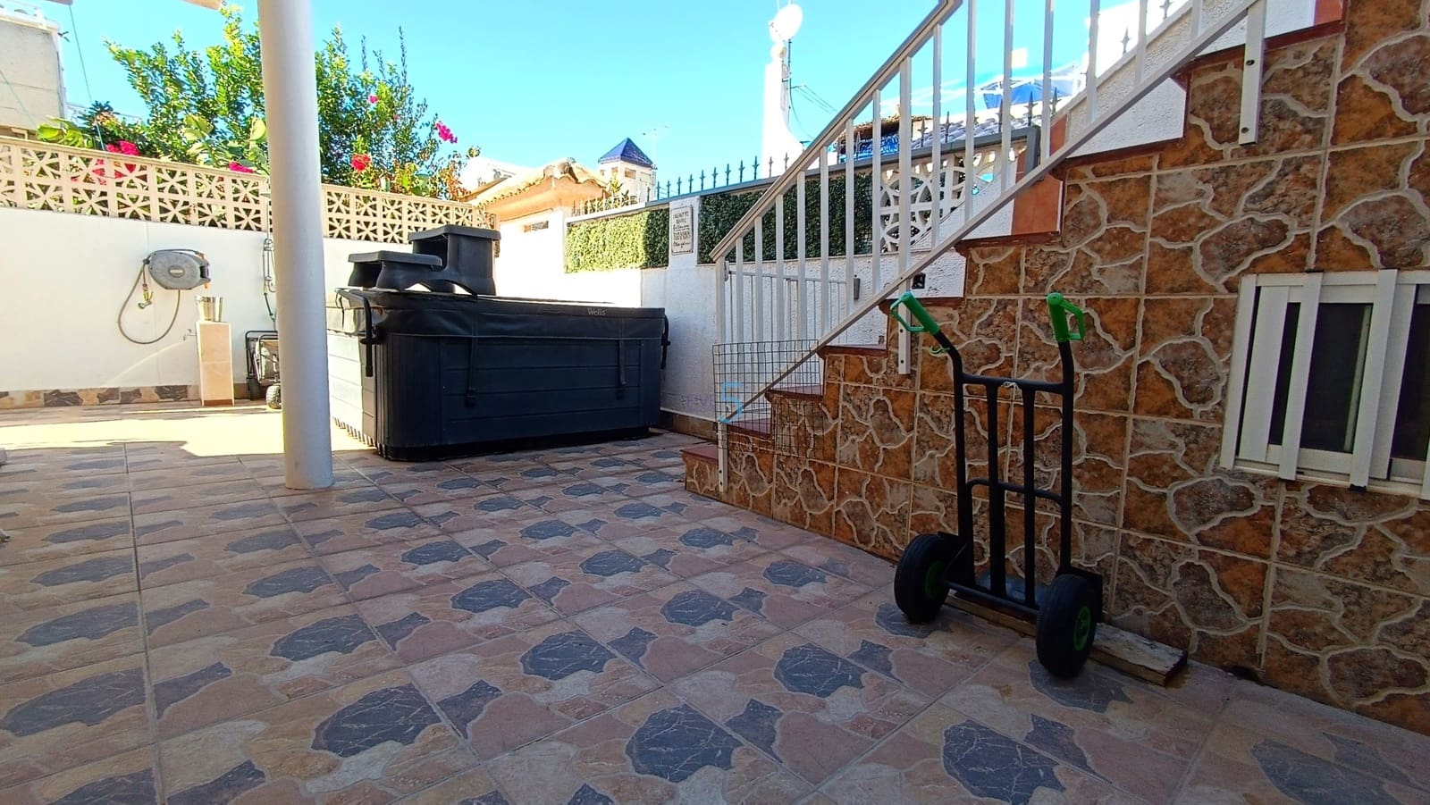 3 sypialnia Dom na sprzedaż w Torrevieja z basenem - 157 500 € (Ref: 9374379)