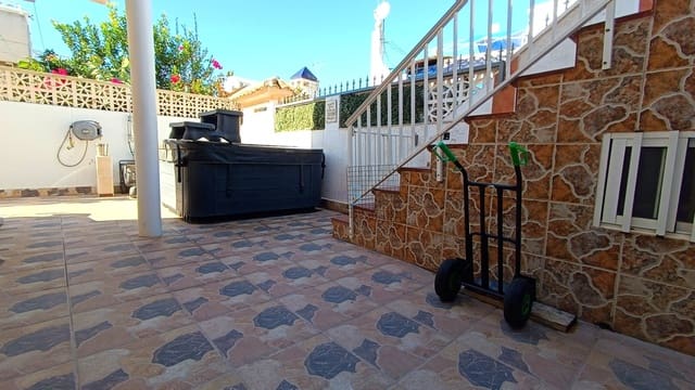3 sypialnia Dom na sprzedaż w Torrevieja z basenem - 157 500 € (Ref: 9374379)