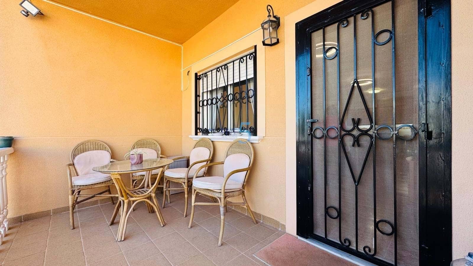 2 soveværelse Bungalow til salg i Orihuela Costa med swimmingpool garage - € 240.000 (Ref: 9376406)
