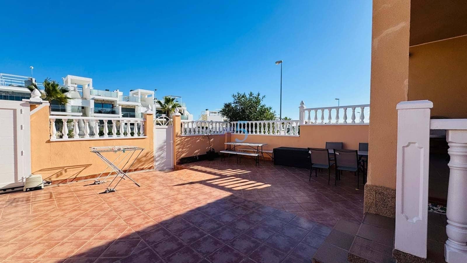 2 soveværelse Bungalow til salg i Orihuela Costa med swimmingpool garage - € 240.000 (Ref: 9376406)
