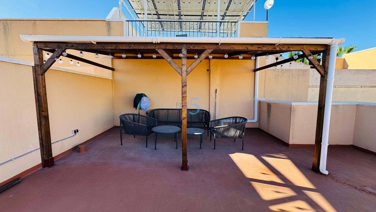 2 soveværelse Bungalow til salg i Orihuela Costa med swimmingpool garage - € 240.000 (Ref: 9376406)