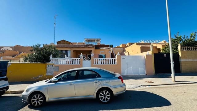 2 bedroom Bungalow for sale in Punta Prima, Orihuela with pool garage - € 240,000 (Ref: 9376406)