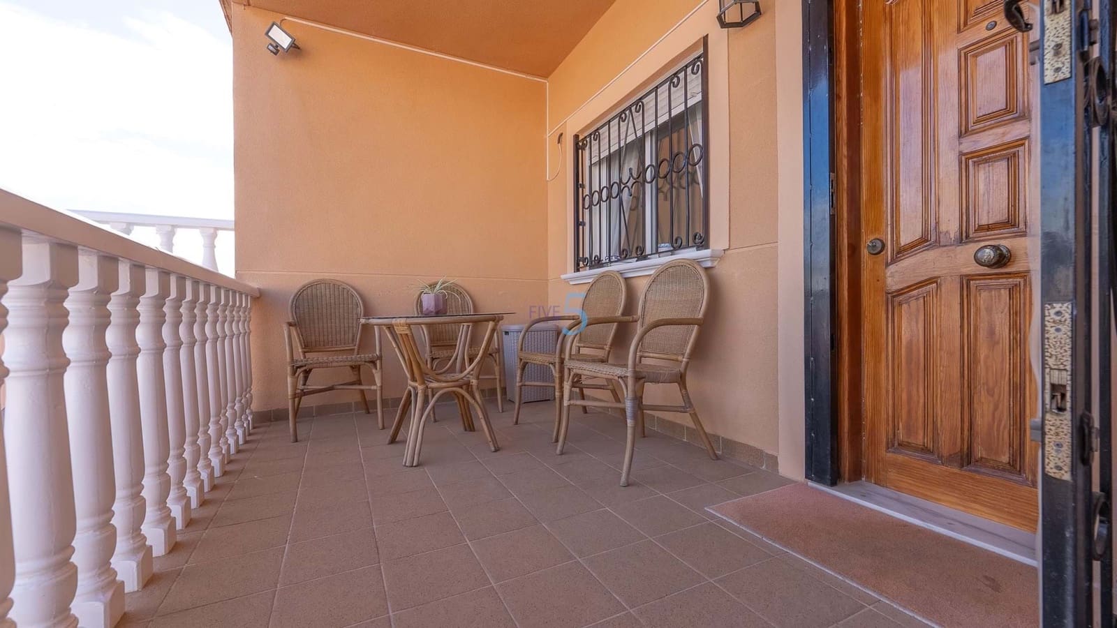 Bungalow de 2 habitaciones en Orihuela Costa en venta con piscina garaje - 220.000 € (Ref: 9376406)