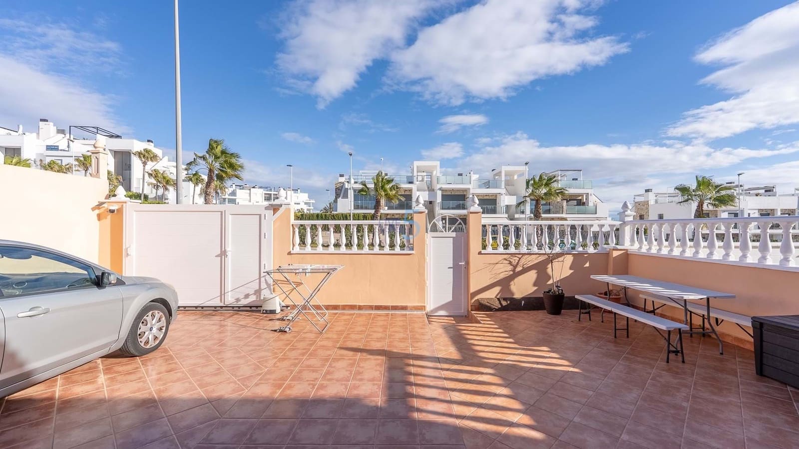 Bungalow de 2 habitaciones en Orihuela Costa en venta con piscina garaje - 220.000 € (Ref: 9376406)