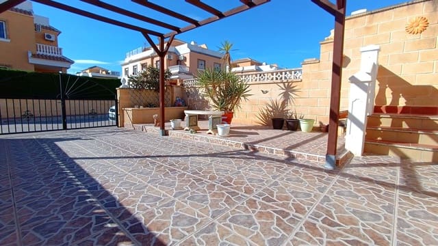 Bungalow de 2 habitaciones en Ciudad Quesada, Rojales en venta con piscina - 149.950 € (Ref: 9378324)