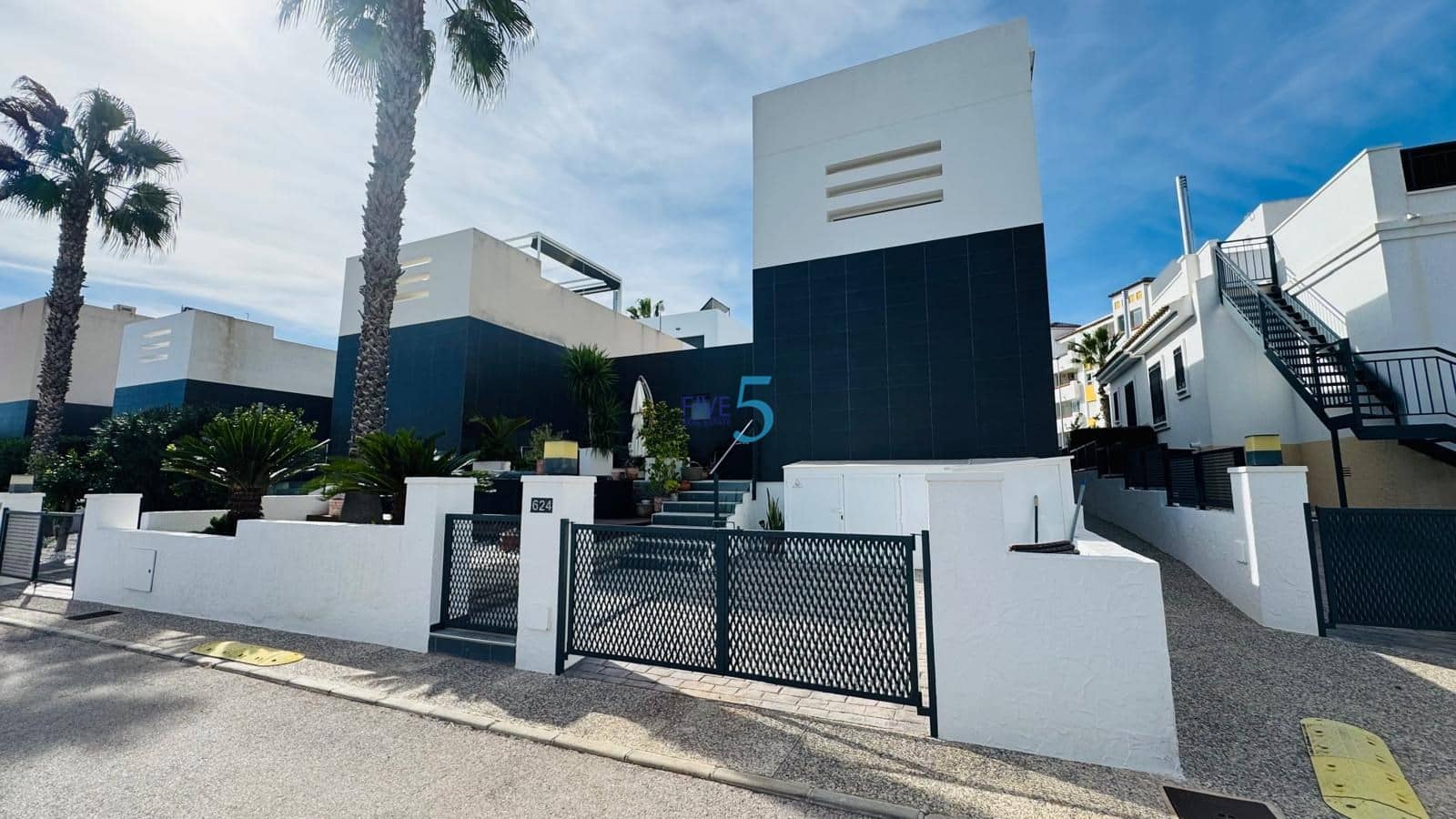 2 soverom Hus til salgs i Villamartin med svømmebasseng garasje - € 329 000 (Ref: 9380750)