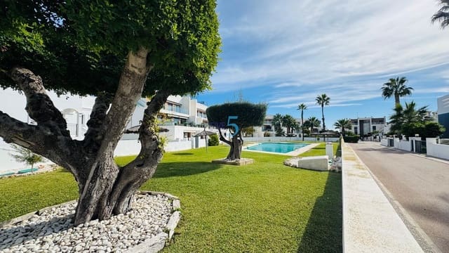 2 soverom Hus til salgs i Villamartin, Orihuela med svømmebasseng garasje - € 329 000 (Ref: 9380750)