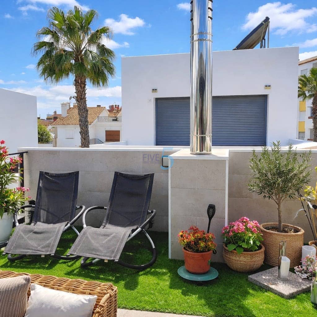 2 bedroom Townhouse for sale in Villamartin with pool garage - € 379,000 (Ref: 9380750)
