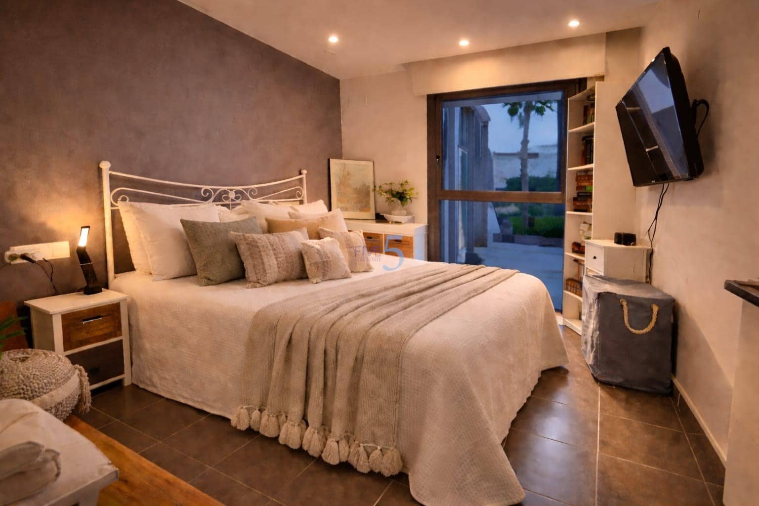 2 bedroom Townhouse for sale in Villamartin with pool garage - € 379,000 (Ref: 9380750)