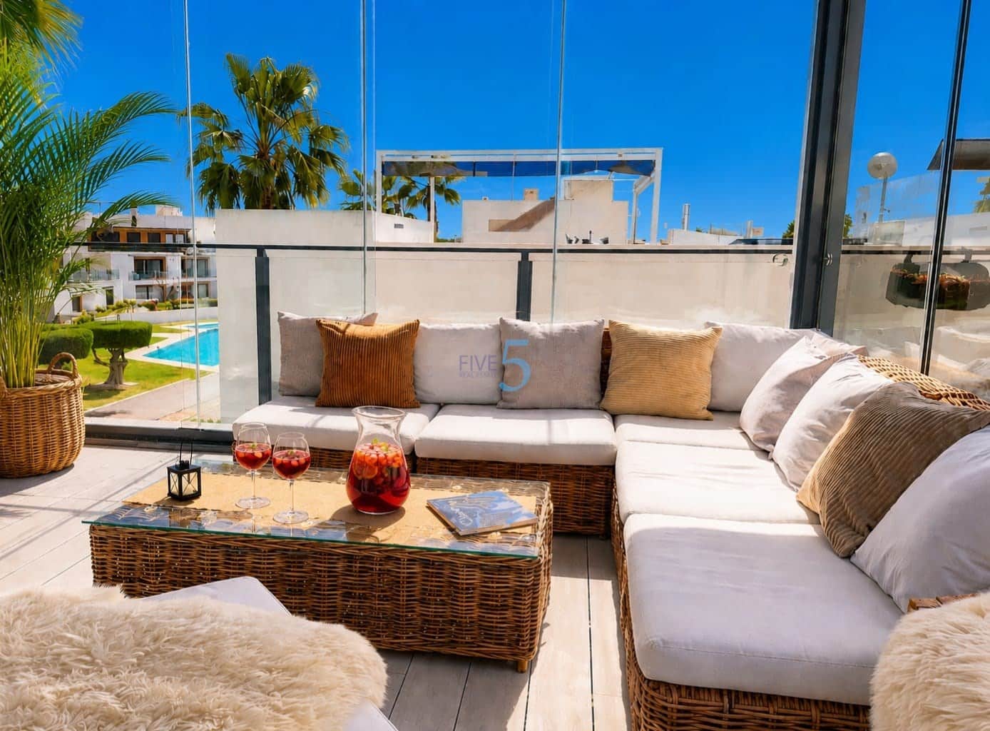 2 bedroom Townhouse for sale in Villamartin with pool garage - € 379,000 (Ref: 9380750)