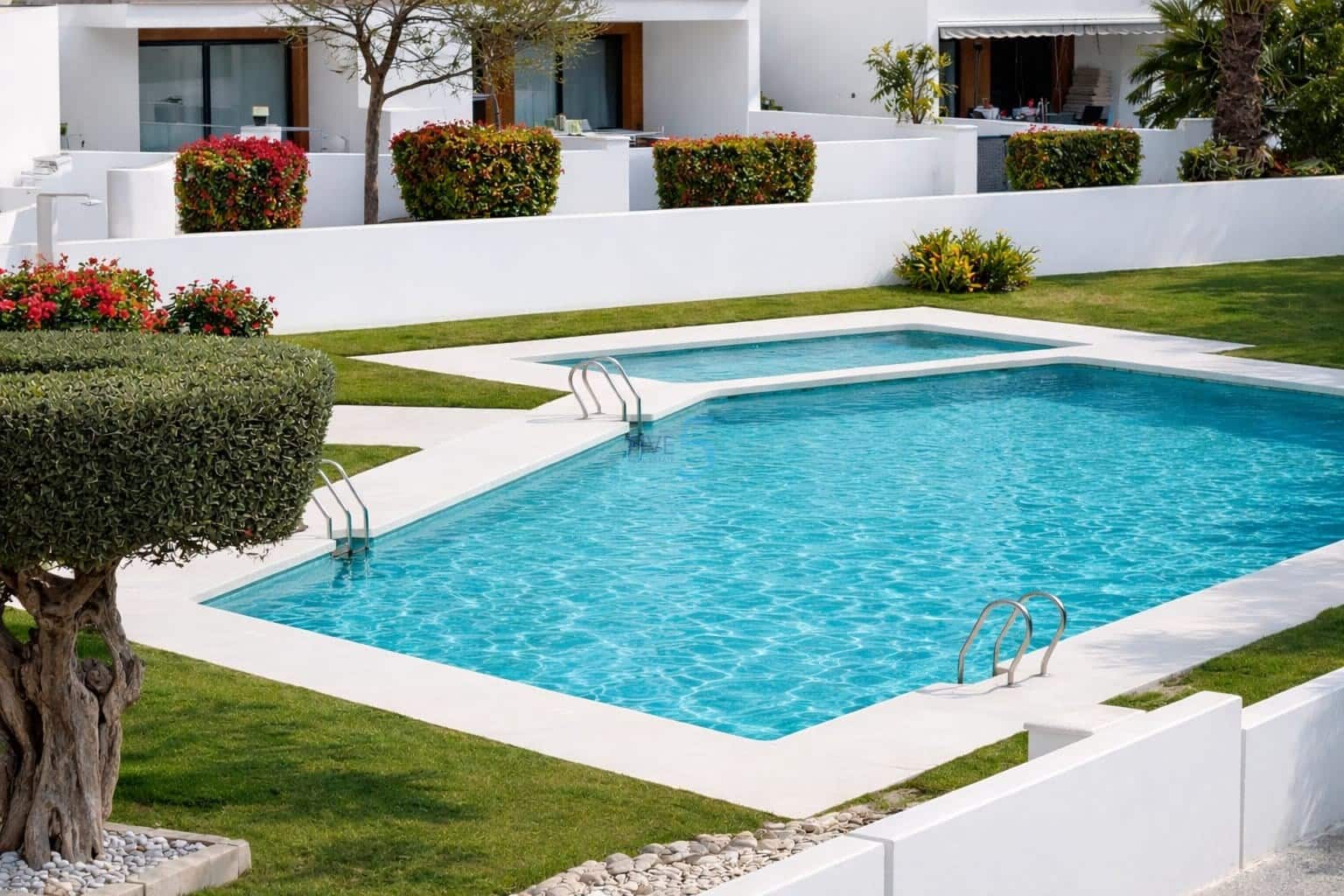 2 bedroom Townhouse for sale in Villamartin with pool garage - € 379,000 (Ref: 9380750)