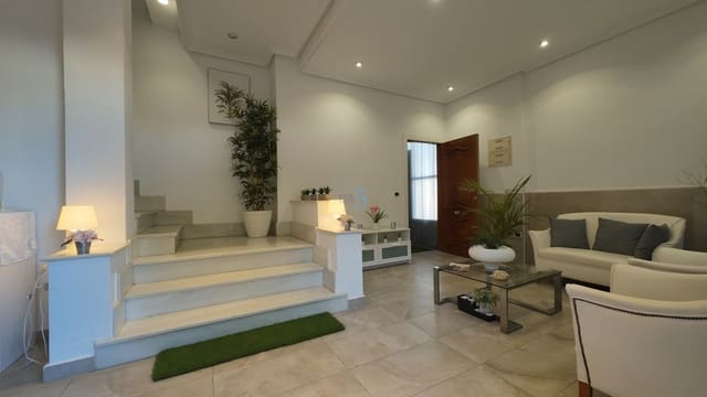 4 bedroom Townhouse for sale in Almoradí - € 320,000 (Ref: 9382207)