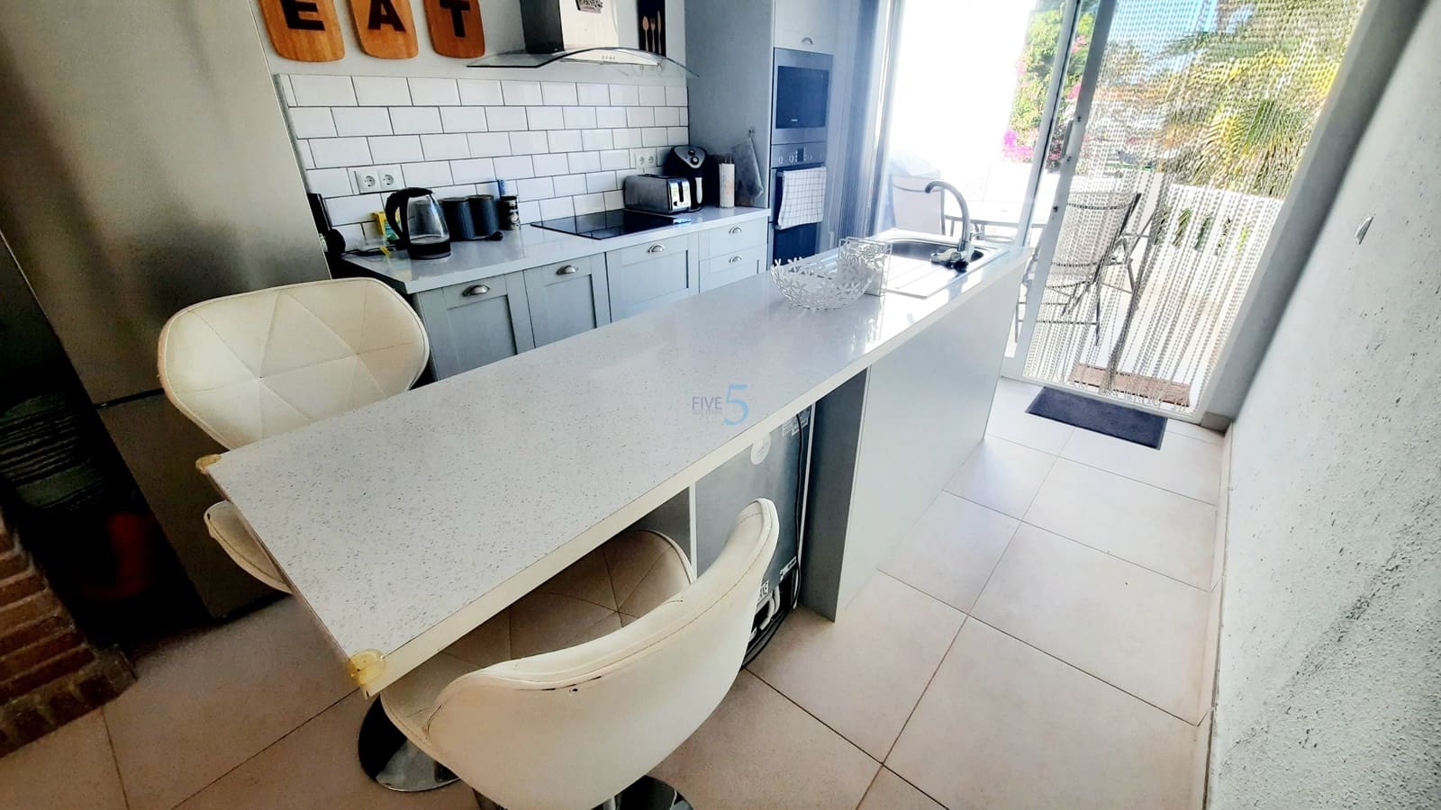 2 sypialnia Bungalow na sprzedaż w Los Urrutias z basenem garażem - 155 000 € (Ref: 9382208)