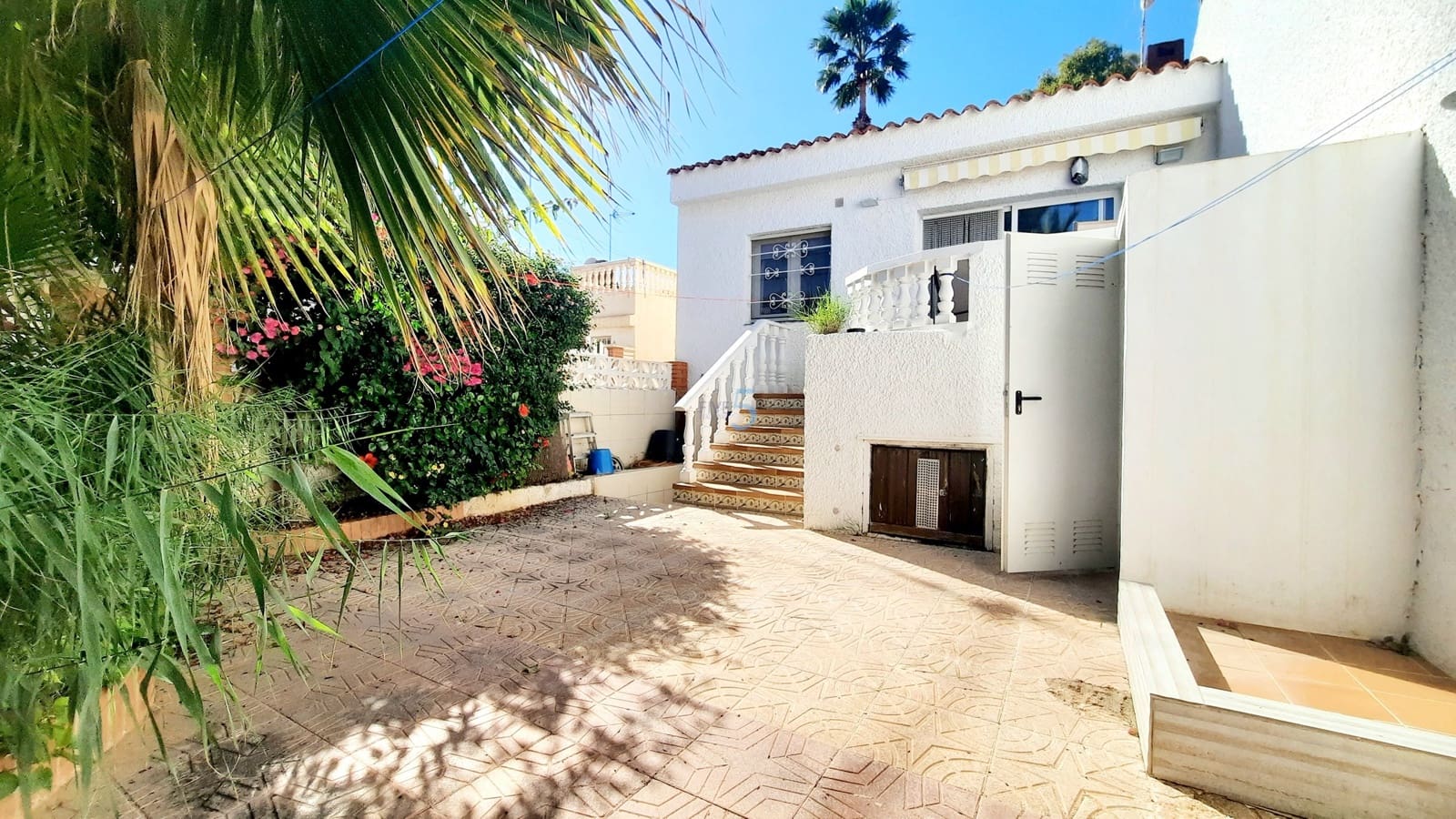 2 sypialnia Bungalow na sprzedaż w Los Urrutias z basenem garażem - 155 000 € (Ref: 9382208)