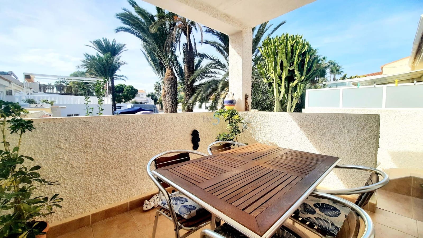 2 soveværelse Bungalow til salg i Los Urrutias med swimmingpool garage - € 155.000 (Ref: 9383916)