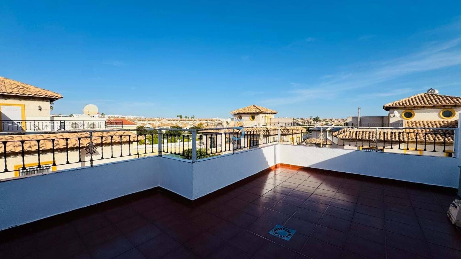 2 soveværelse Byhus til salg i Orihuela Costa med swimmingpool - € 230.000 (Ref: 9384041)