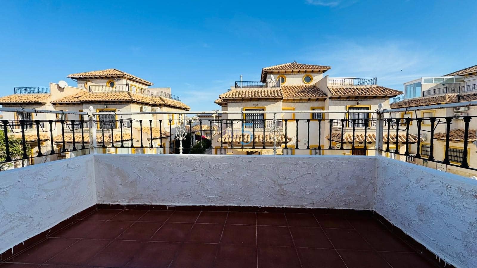 2 soveværelse Byhus til salg i Orihuela Costa med swimmingpool - € 230.000 (Ref: 9384041)