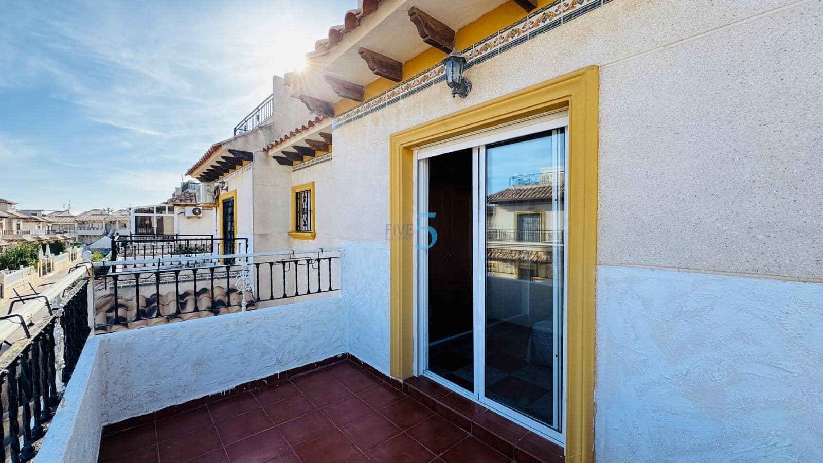 2 soveværelse Byhus til salg i Orihuela Costa med swimmingpool - € 230.000 (Ref: 9384041)