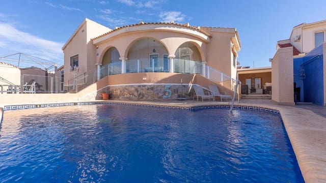 Chalet de 2 habitaciones en Ciudad Quesada, Rojales en venta con piscina - 289.000 € (Ref: 9384942)