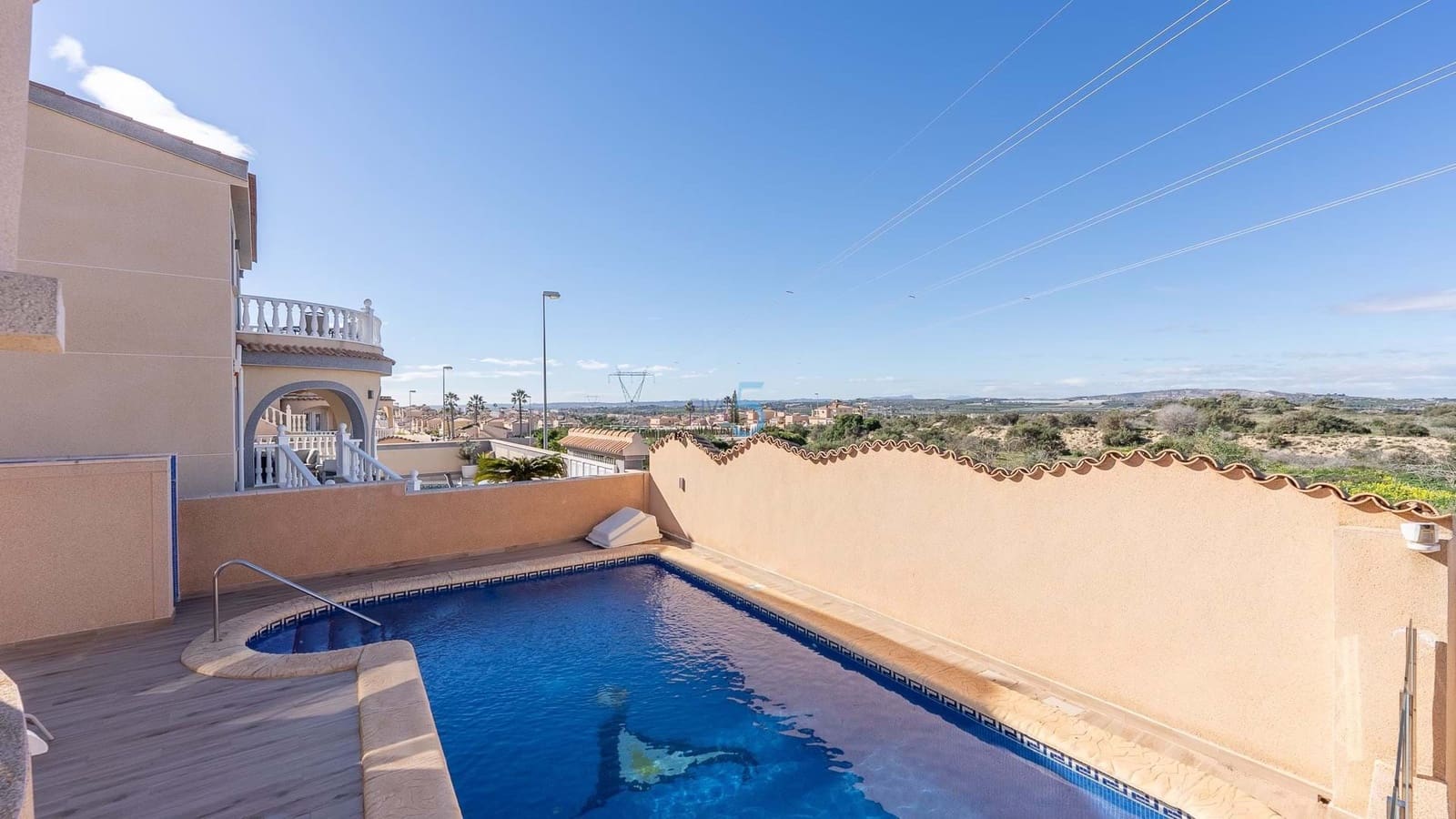 Chalet de 2 habitaciones en Ciudad Quesada en venta con piscina - 289.000 € (Ref: 9384942)