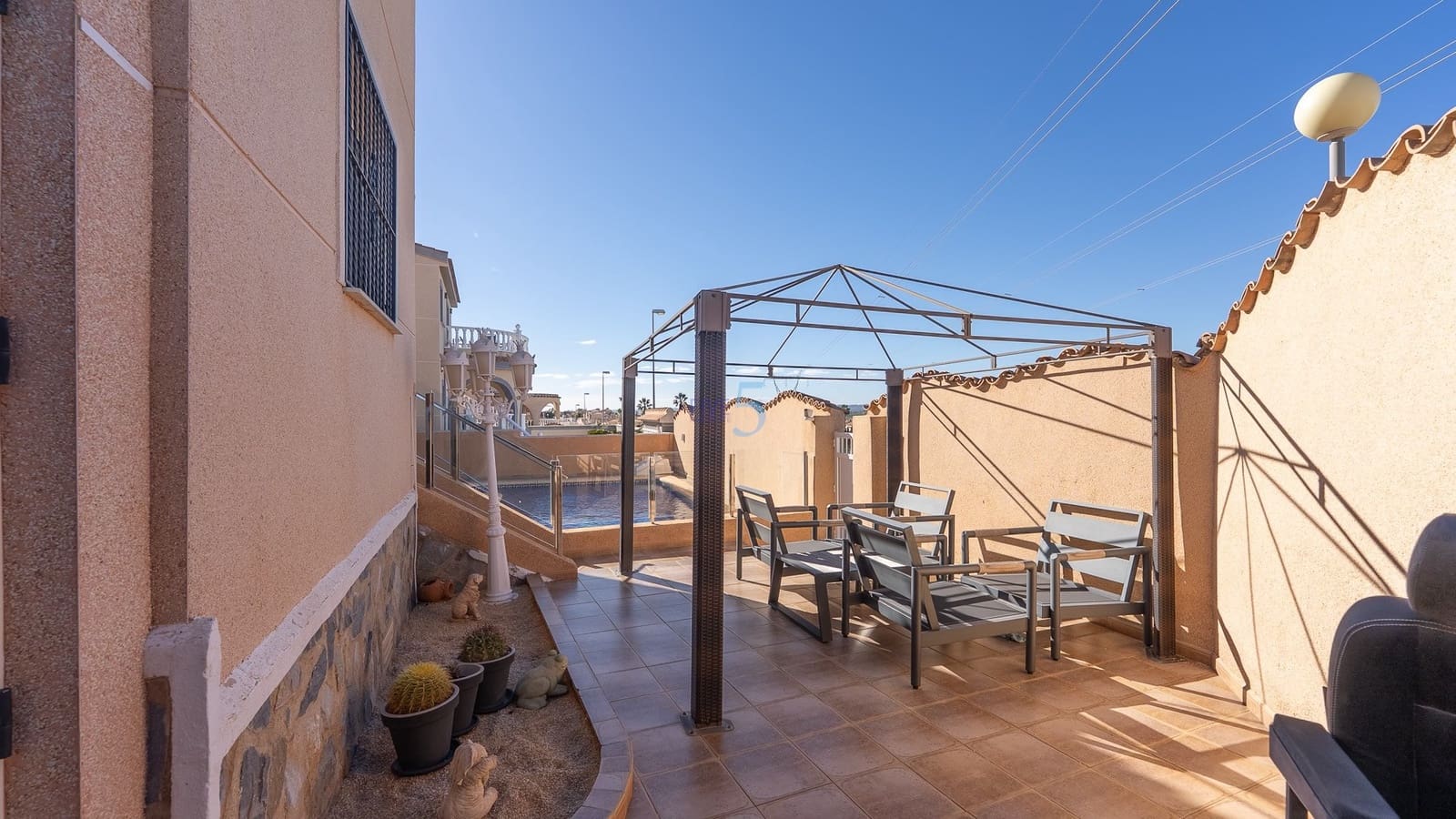 Chalet de 2 habitaciones en Ciudad Quesada en venta con piscina - 289.000 € (Ref: 9384942)