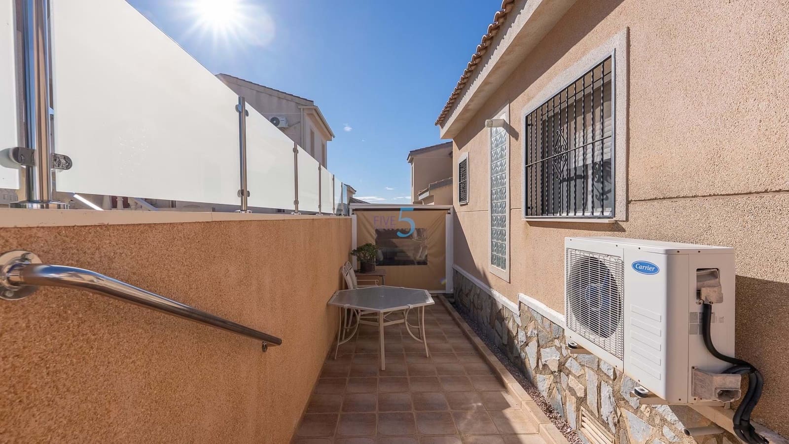 Chalet de 2 habitaciones en Ciudad Quesada en venta con piscina - 289.000 € (Ref: 9384942)