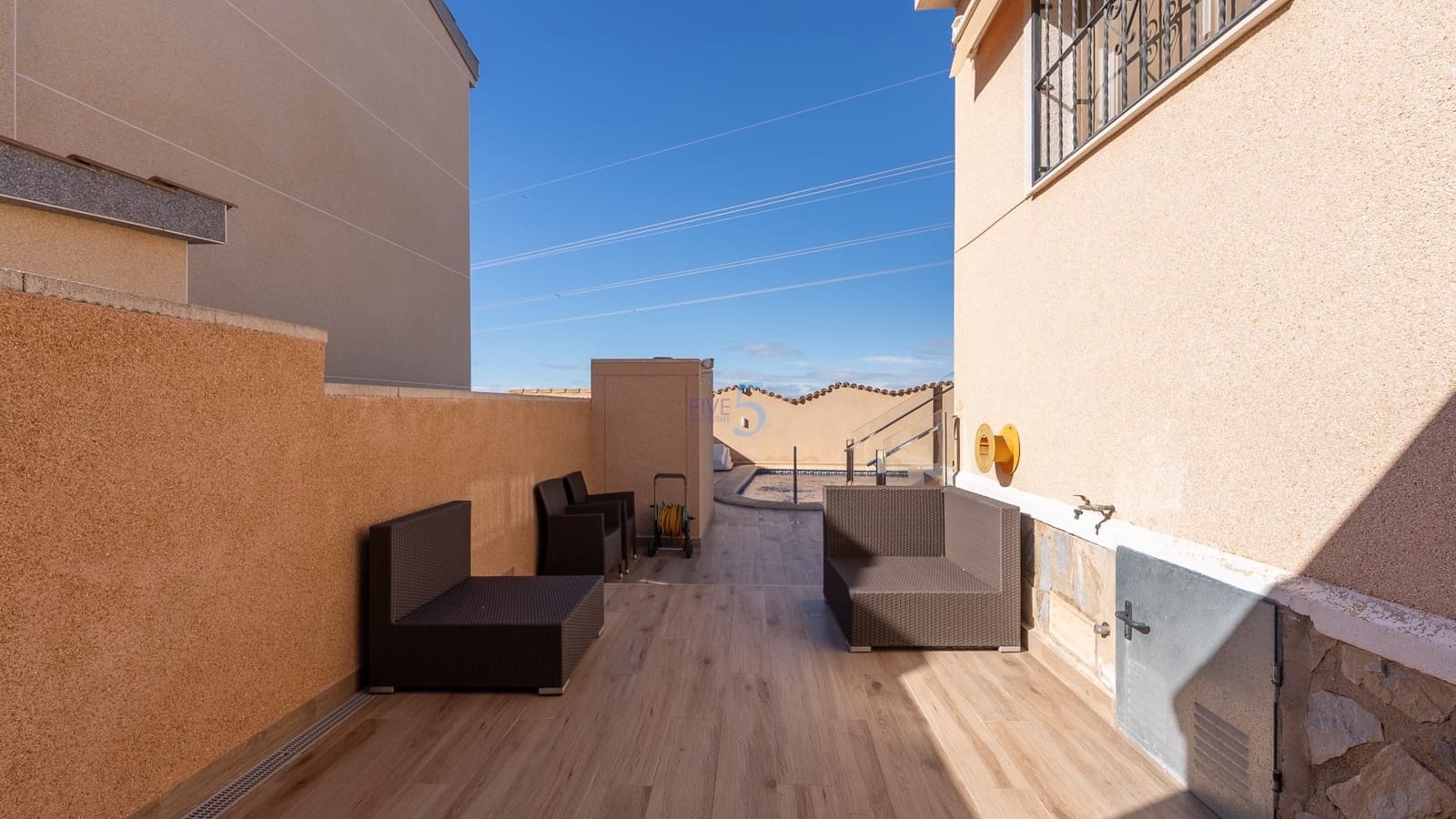 Chalet de 2 habitaciones en Ciudad Quesada en venta con piscina - 289.000 € (Ref: 9384942)