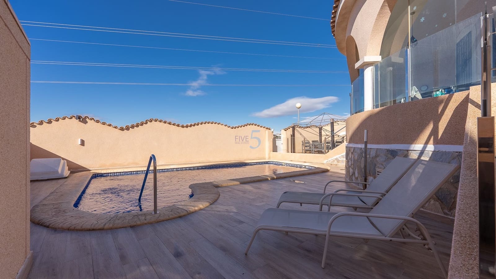 Chalet de 2 habitaciones en Ciudad Quesada en venta con piscina - 289.000 € (Ref: 9384942)