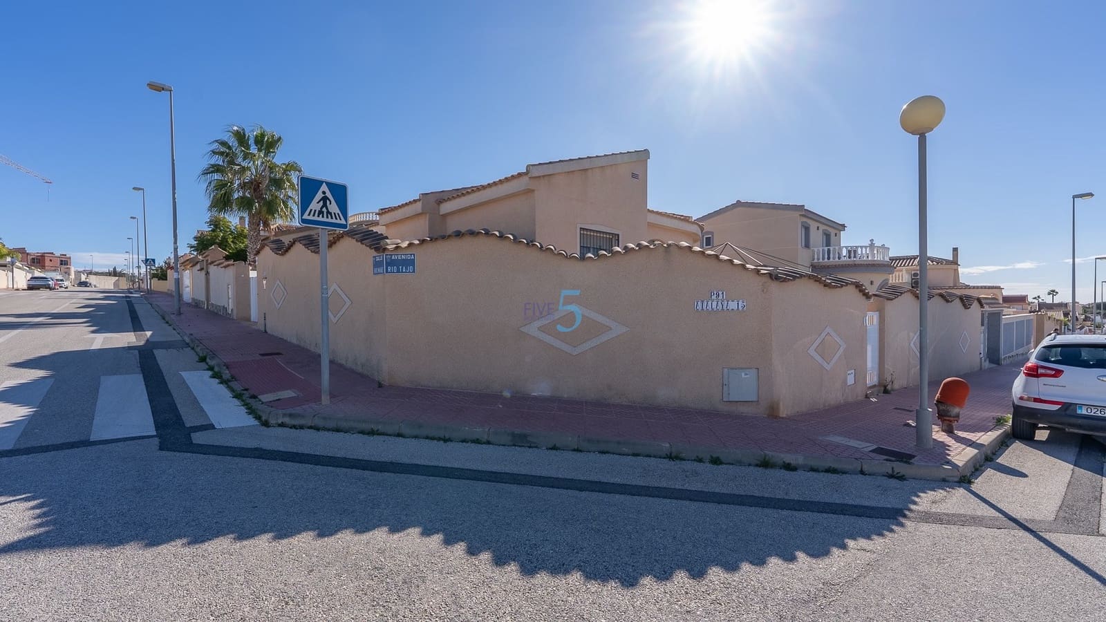 Chalet de 2 habitaciones en Ciudad Quesada en venta con piscina - 289.000 € (Ref: 9384942)