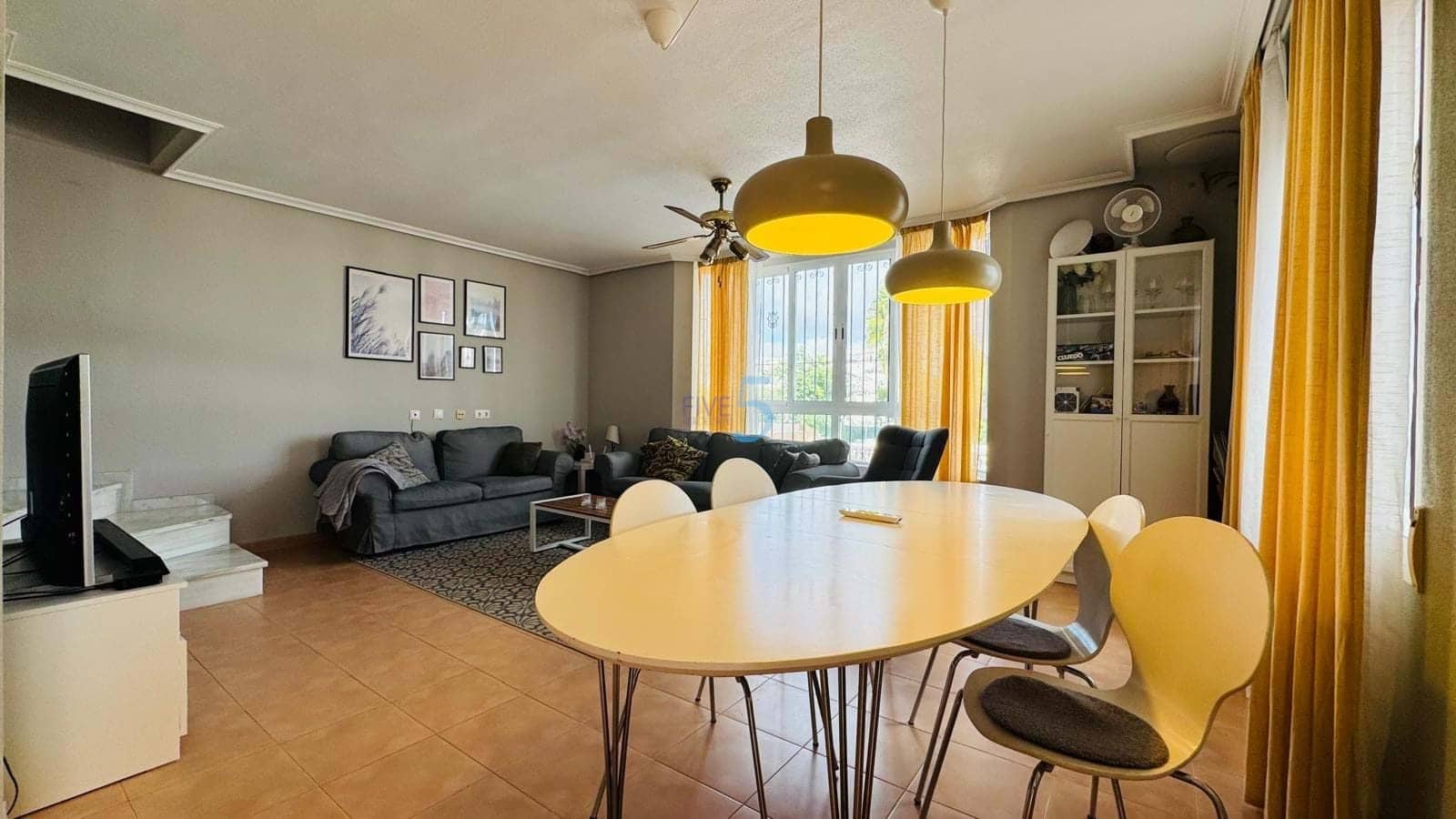 3 camera da letto Casa in vendita in Villamartin con piscina garage - 249.000 € (Rif: 9386617)