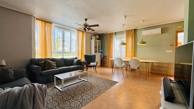 3 bedroom Townhouse for sale in Villamartin, Orihuela with pool garage - € 249,000 (Ref: 9386617)