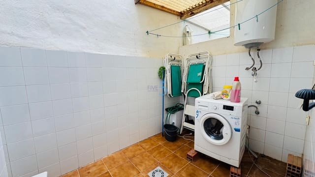 3 bedroom Townhouse for sale in Villamartin, Orihuela with pool garage - € 249,000 (Ref: 9386617)