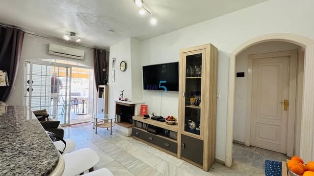 2 bedroom Apartment for sale in Torrevieja with pool garage - € 269,500 (Ref: 9386618)