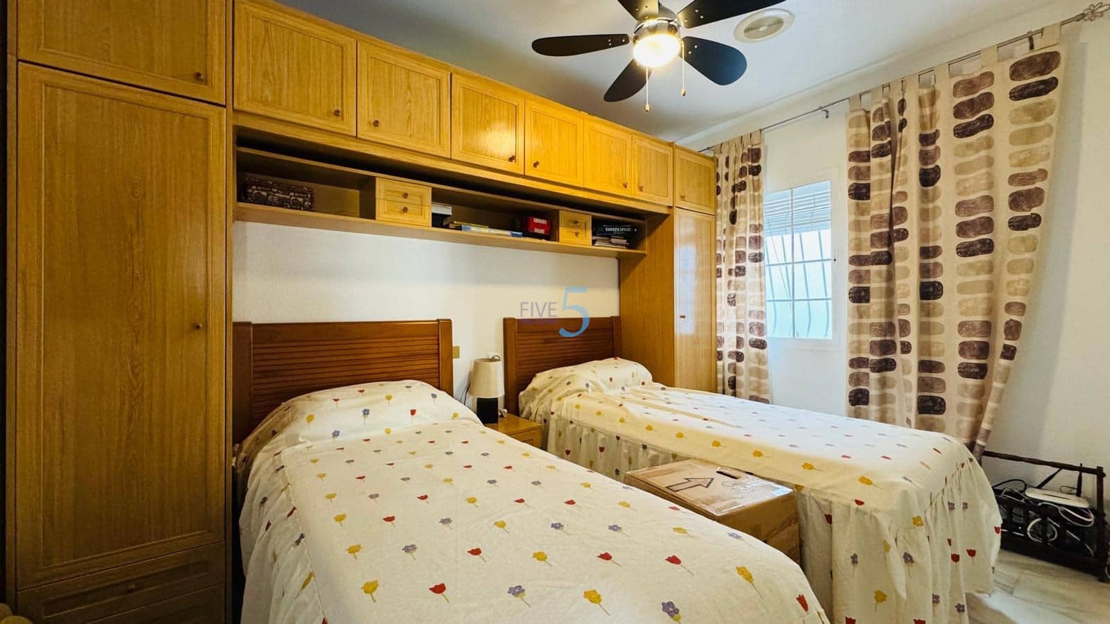 2 bedroom Apartment for sale in Torrevieja with pool garage - € 269,500 (Ref: 9386618)