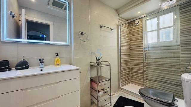 2 bedroom Apartment for sale in Torrevieja with pool garage - € 269,500 (Ref: 9386618)