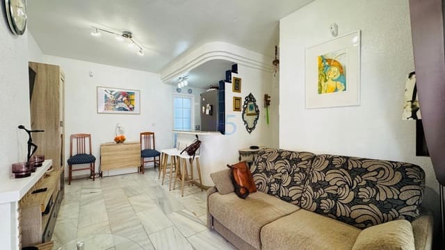 2 bedroom Apartment for sale in Torrevieja with pool garage - € 269,500 (Ref: 9386618)