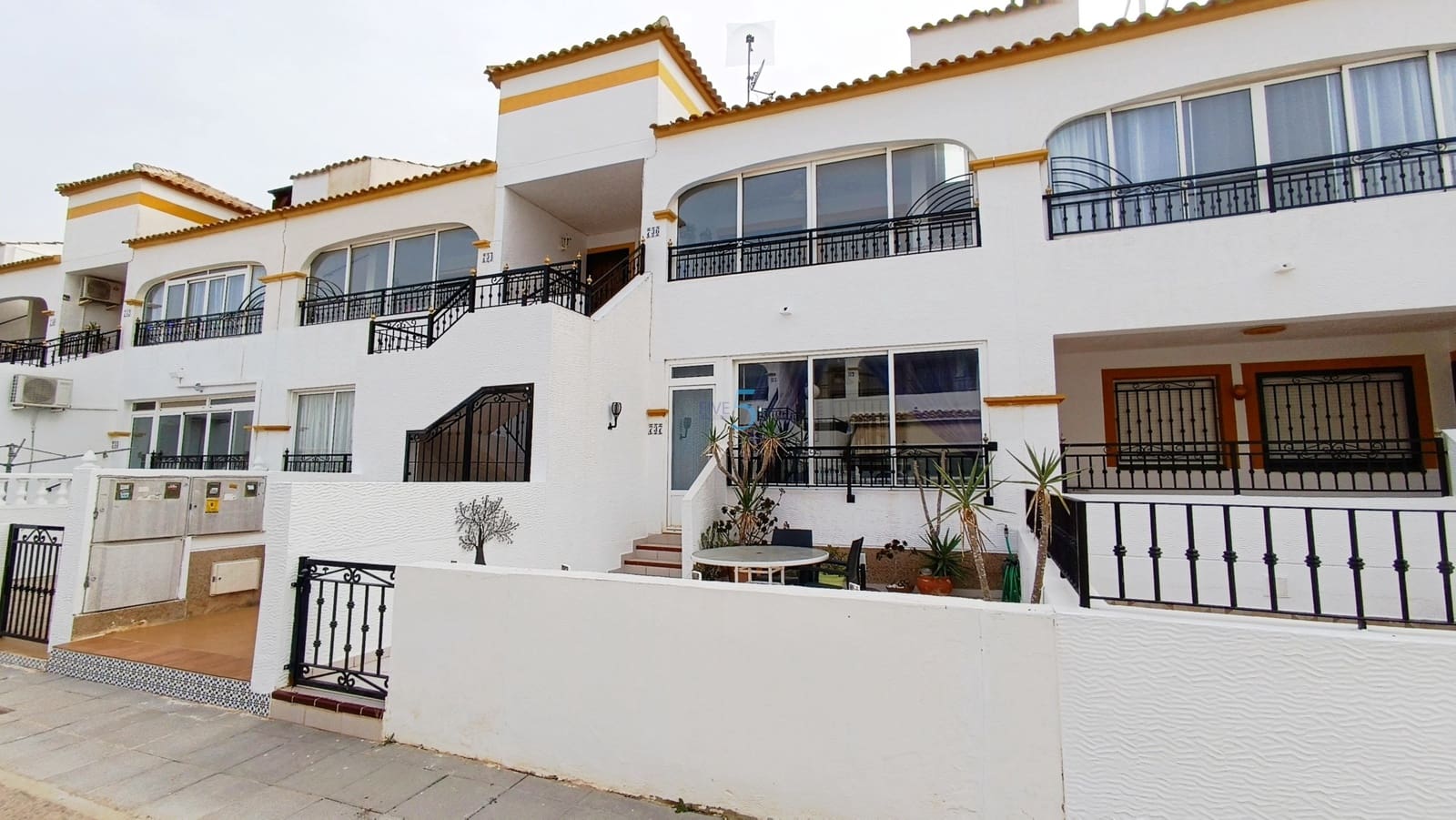 2 soverom Leilighet til salgs i Vistabella med svømmebasseng garasje - € 99 999 (Ref: 9387022)