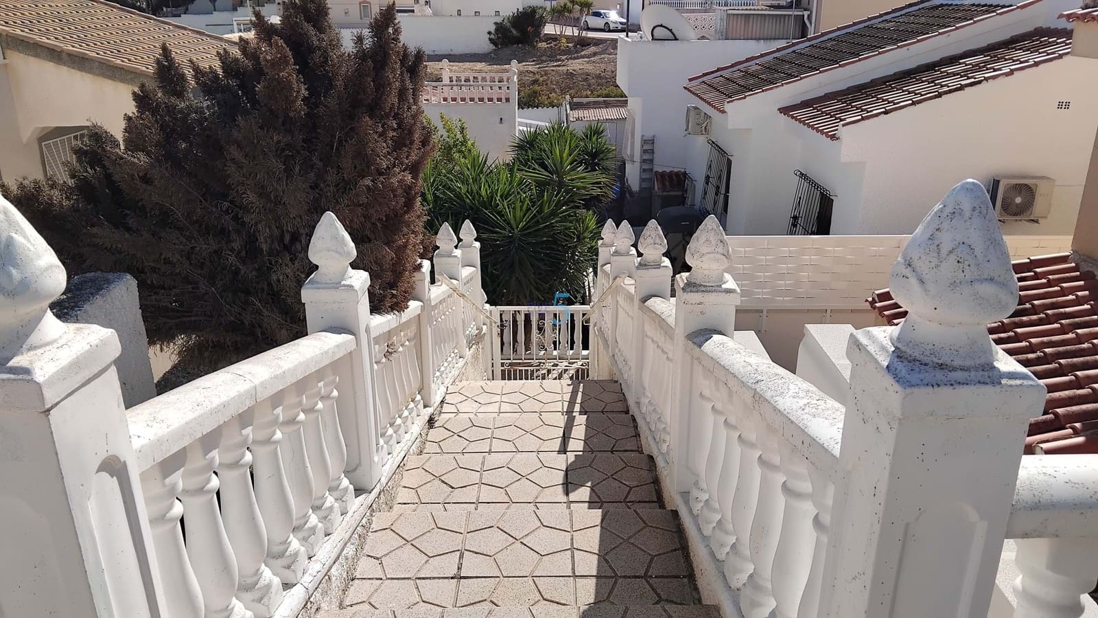 Chalet de 3 habitaciones en Ciudad Quesada en venta con piscina garaje - 199.900 € (Ref: 9387023)