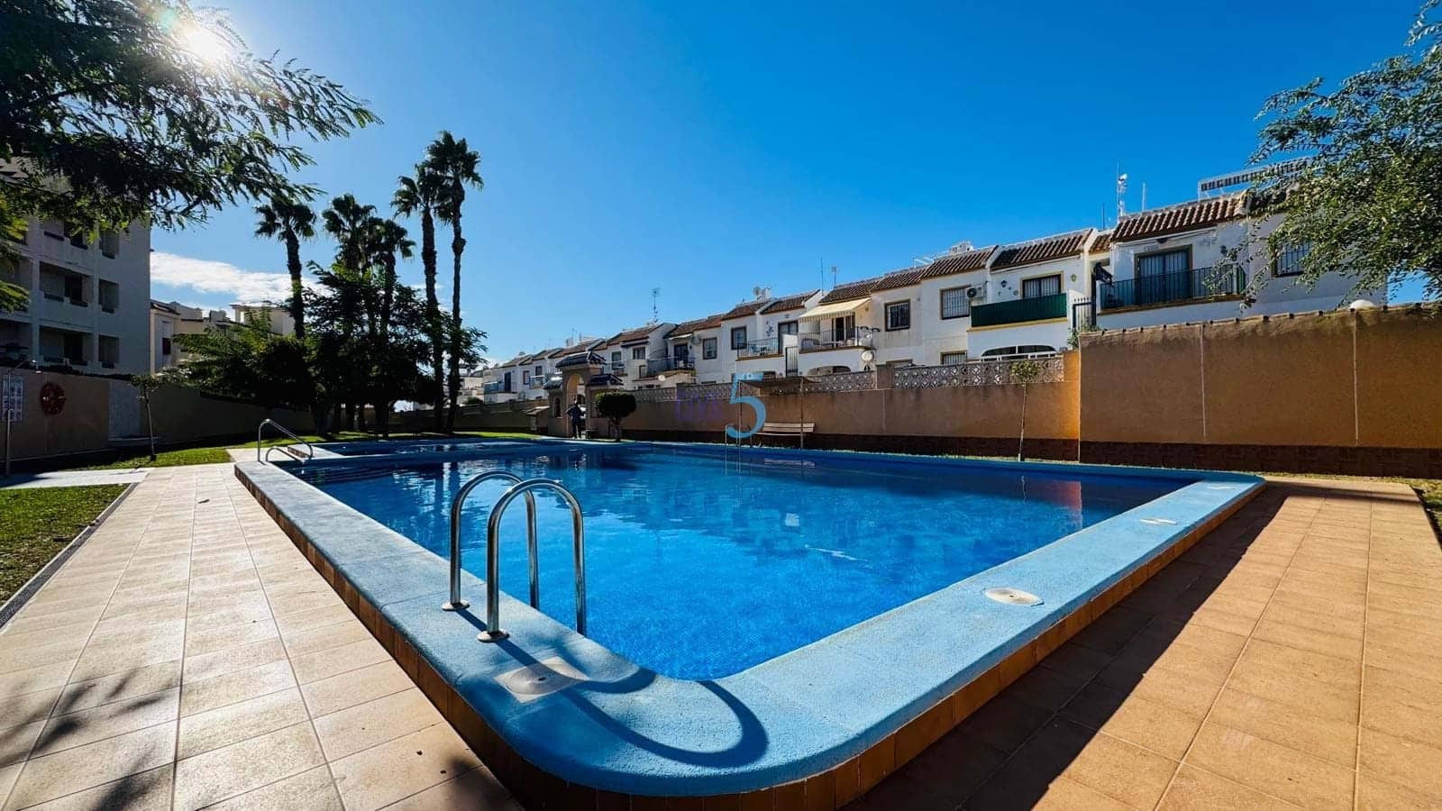 Apartamento de 2 habitaciones en La Florida en venta con piscina garaje - 169.000 € (Ref: 9394349)
