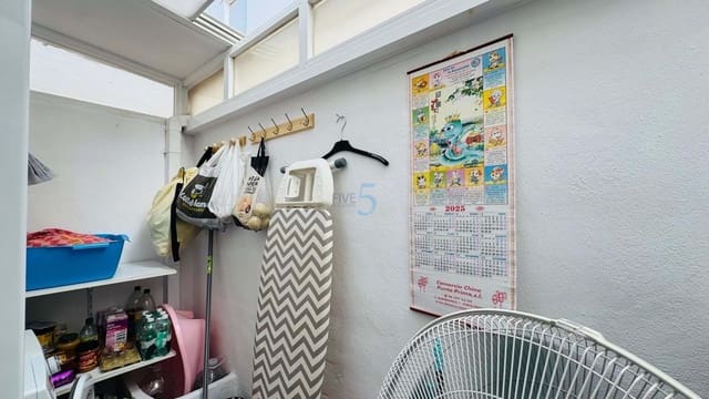 Apartamento de 2 habitaciones en La Florida, Orihuela en venta con piscina garaje - 169.000 € (Ref: 9394349)