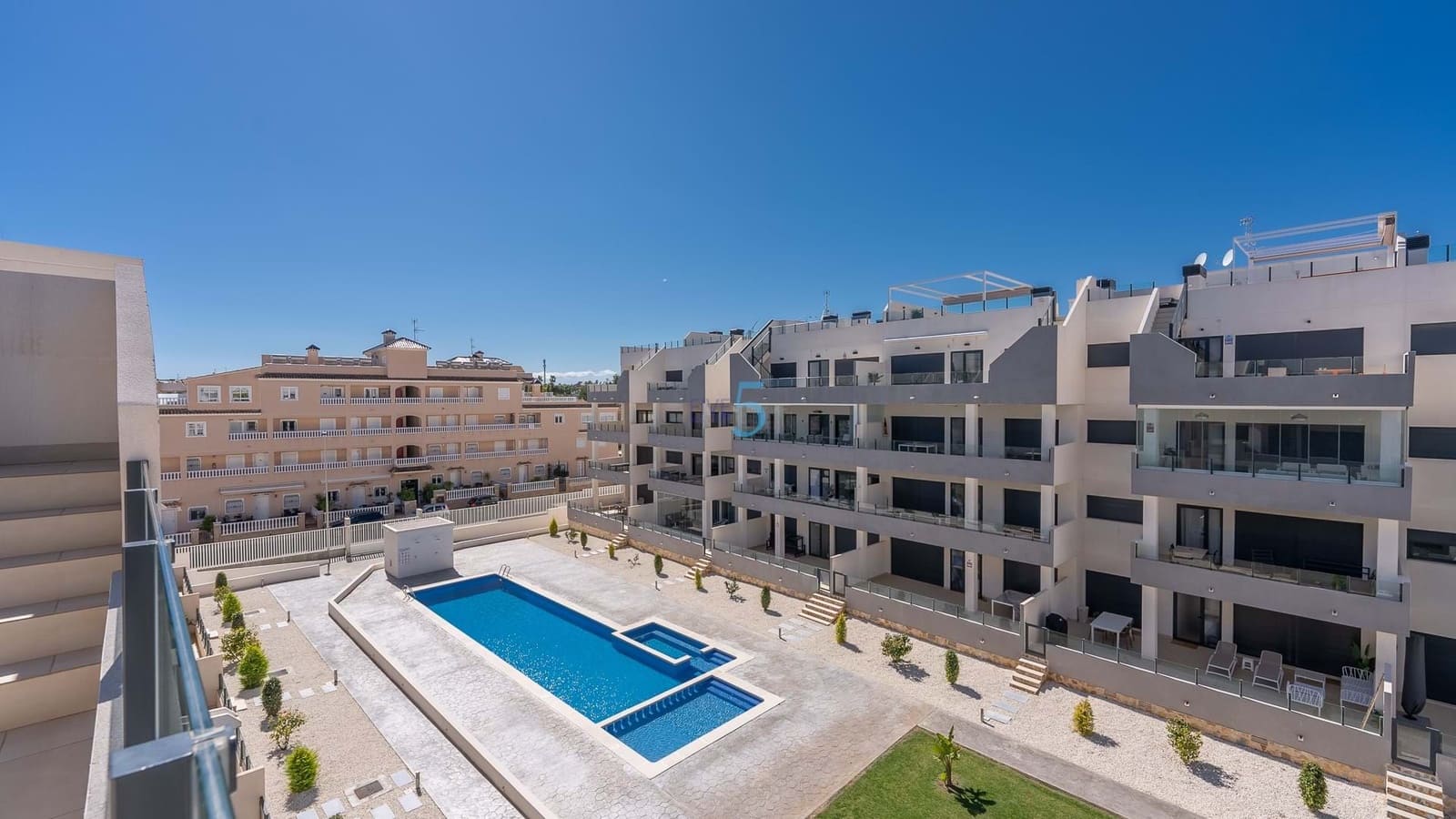 2 soverom Leilighet til salgs i Los Dolses med svømmebasseng garasje - € 329 000 (Ref: 9396331)