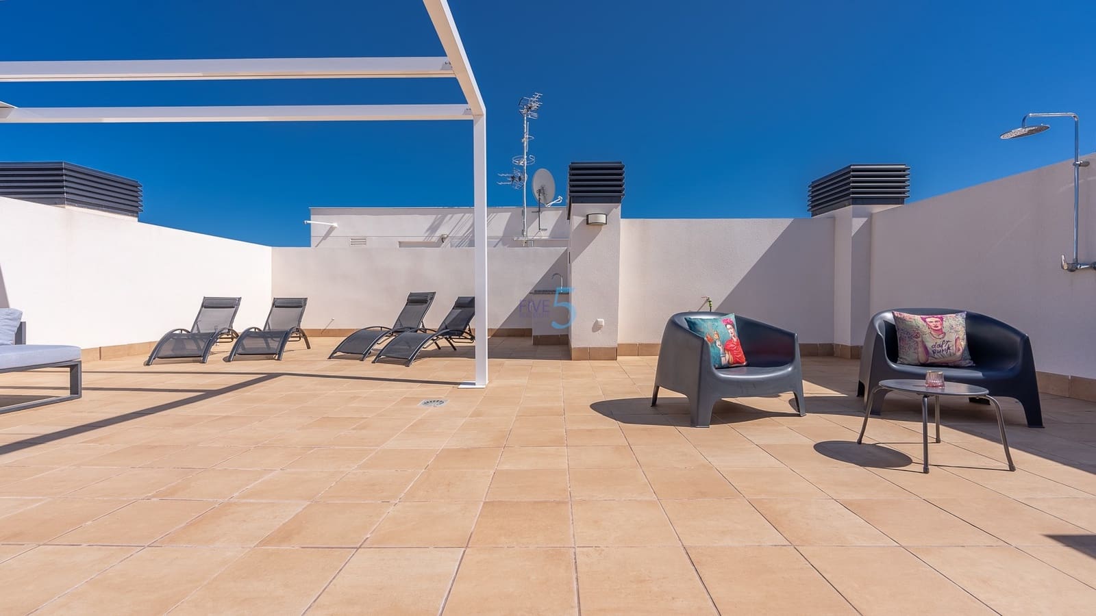 2 soverom Leilighet til salgs i Los Dolses med svømmebasseng garasje - € 329 000 (Ref: 9396331)