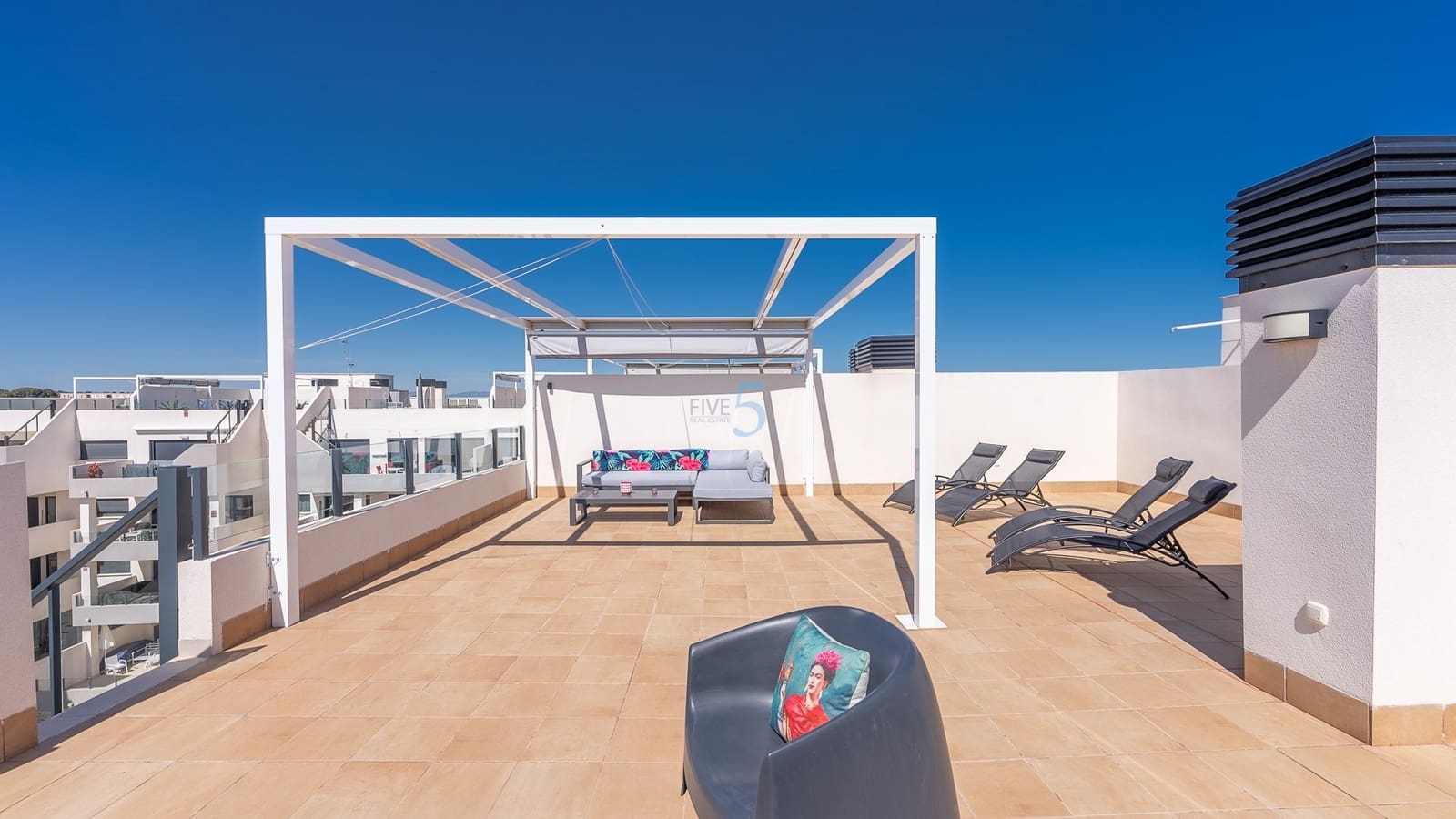 2 soverom Leilighet til salgs i Los Dolses med svømmebasseng garasje - € 329 000 (Ref: 9396331)