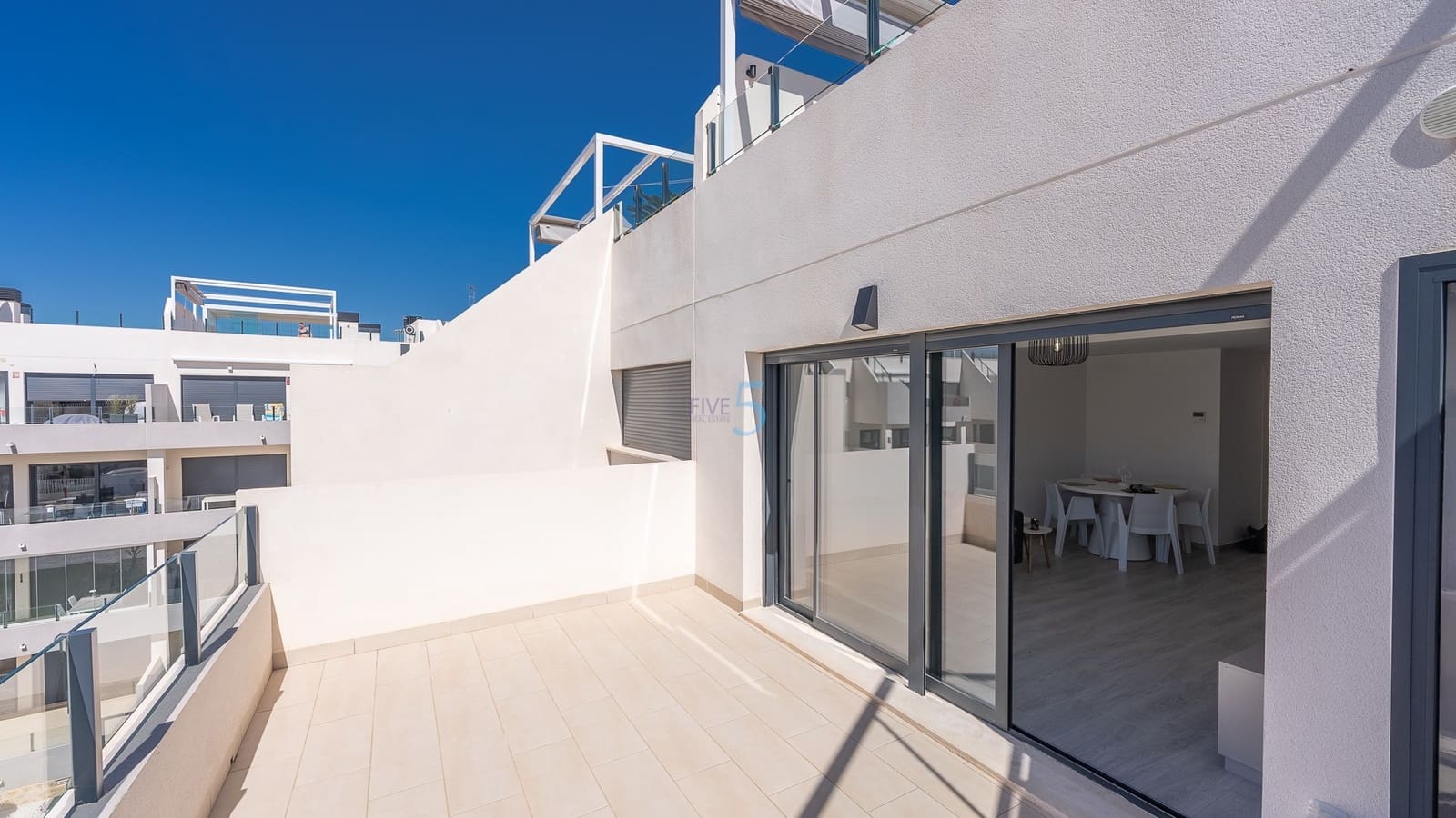 2 soverom Leilighet til salgs i Los Dolses med svømmebasseng garasje - € 329 000 (Ref: 9396331)