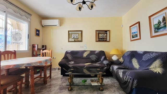 3 makuuhuone Omakotitalo myytävänä paikassa Los Alcázares mukana 
autotalli - 160 000 € (Ref: 9396584)