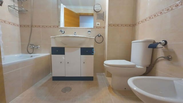 2 bedroom Apartment for sale in Torrevieja with garage - € 148,000 (Ref: 9398889)