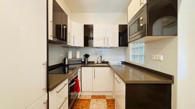 2 bedroom Bungalow for sale in Villamartin, Orihuela with pool garage - € 184,000 (Ref: 9400086)