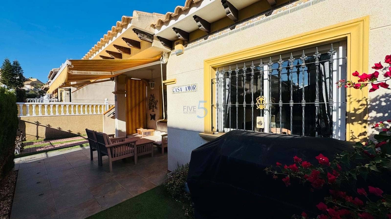 2 bedroom Bungalow for sale in Villamartin with pool garage - € 184,000 (Ref: 9400086)