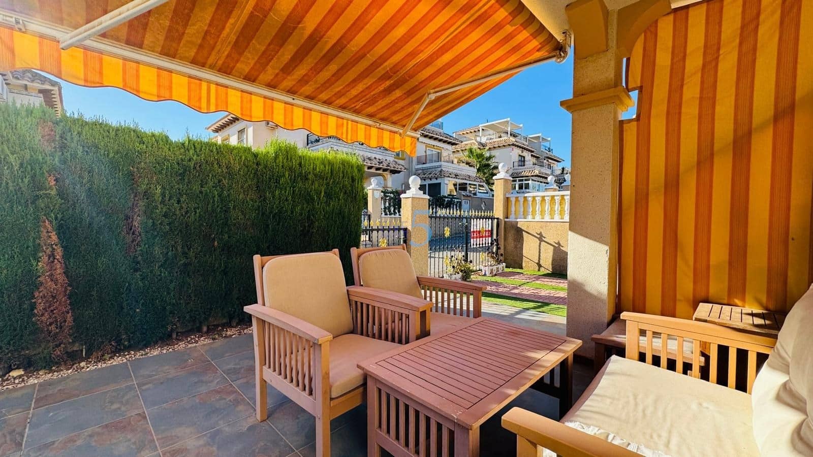 2 bedroom Bungalow for sale in Villamartin with pool garage - € 184,000 (Ref: 9400086)